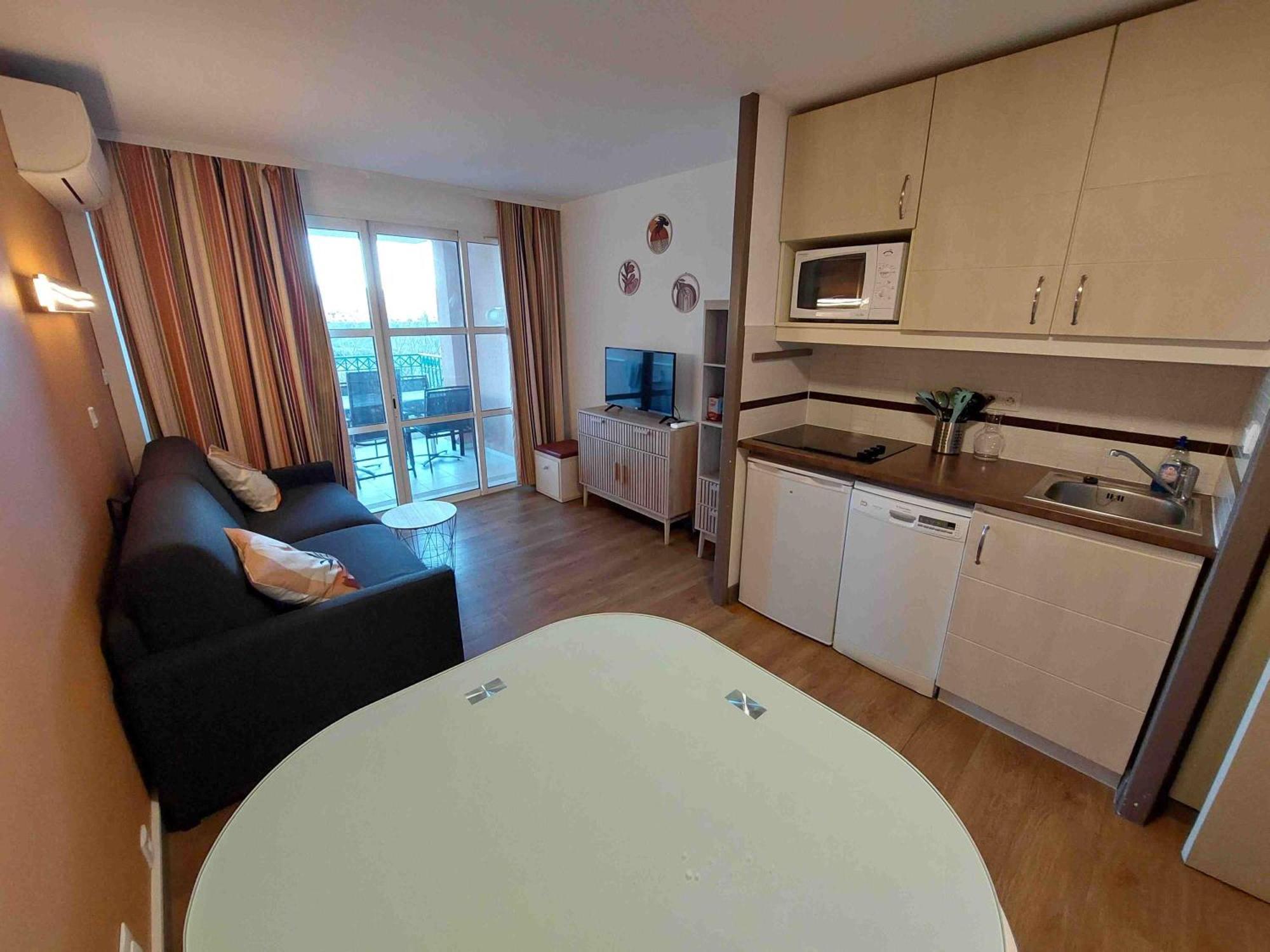 Cap Esterel Appartement Climatise Dans Le Centre Du Village Vacances Drammont エクステリア 写真