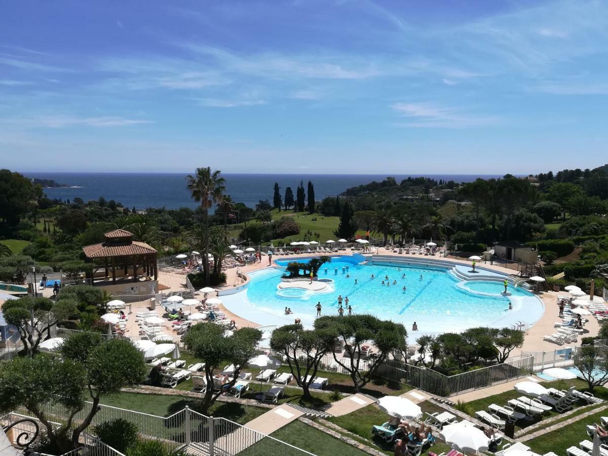 Cap Esterel Appartement Climatise Dans Le Centre Du Village Vacances Drammont エクステリア 写真