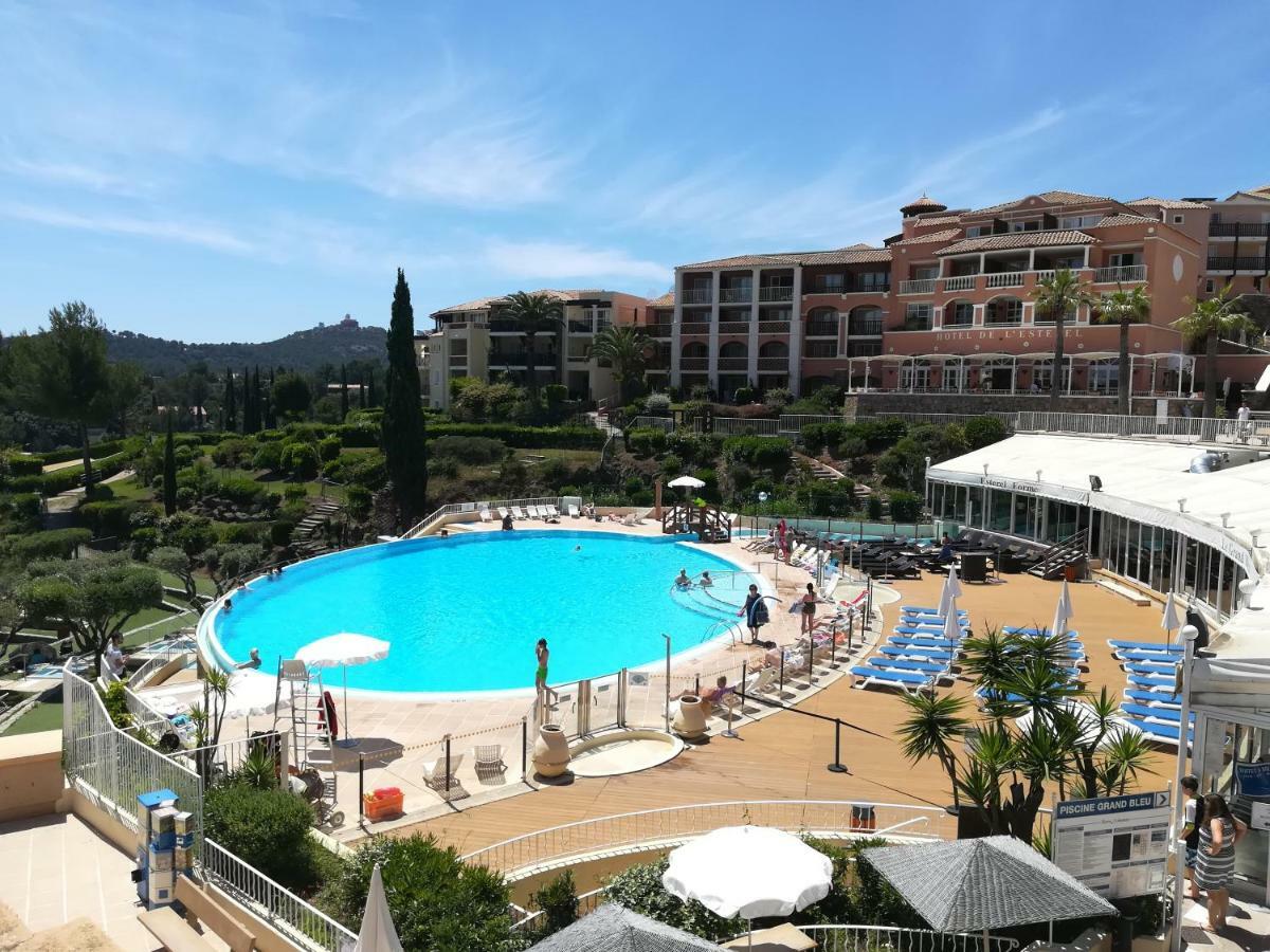 Cap Esterel Appartement Climatise Dans Le Centre Du Village Vacances Drammont エクステリア 写真