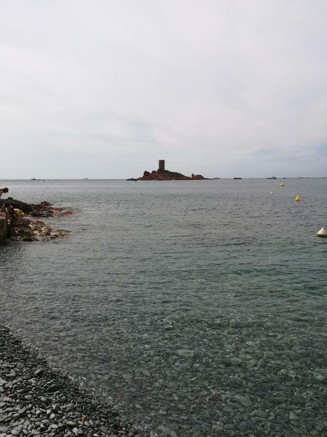 Cap Esterel Appartement Climatise Dans Le Centre Du Village Vacances Drammont エクステリア 写真