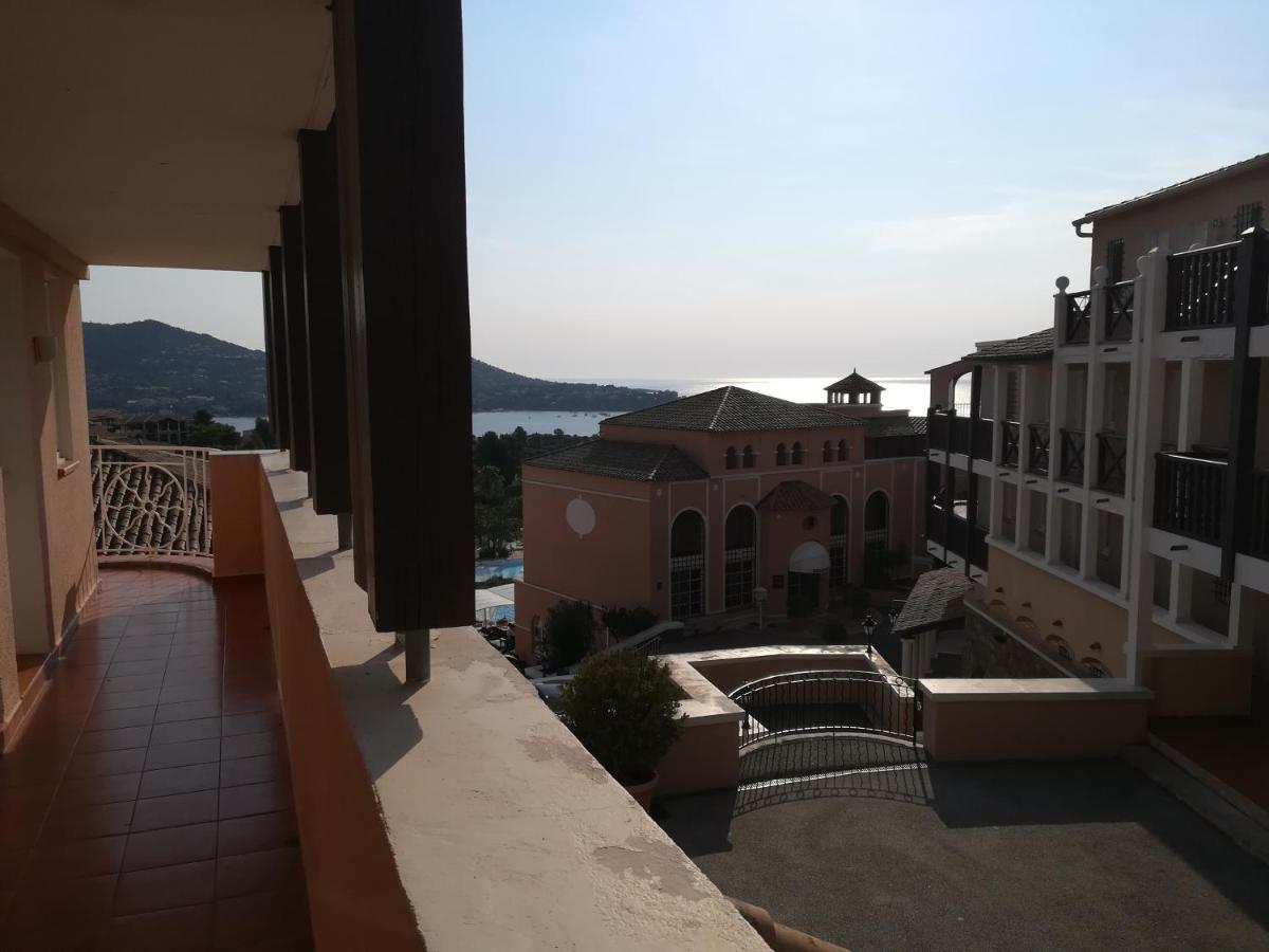Cap Esterel Appartement Climatise Dans Le Centre Du Village Vacances Drammont エクステリア 写真