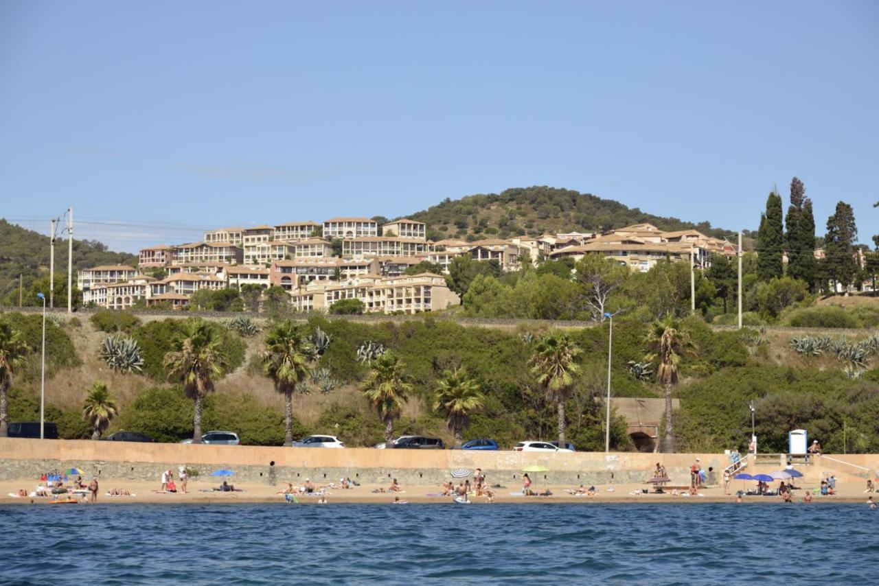 Cap Esterel Appartement Climatise Dans Le Centre Du Village Vacances Drammont エクステリア 写真